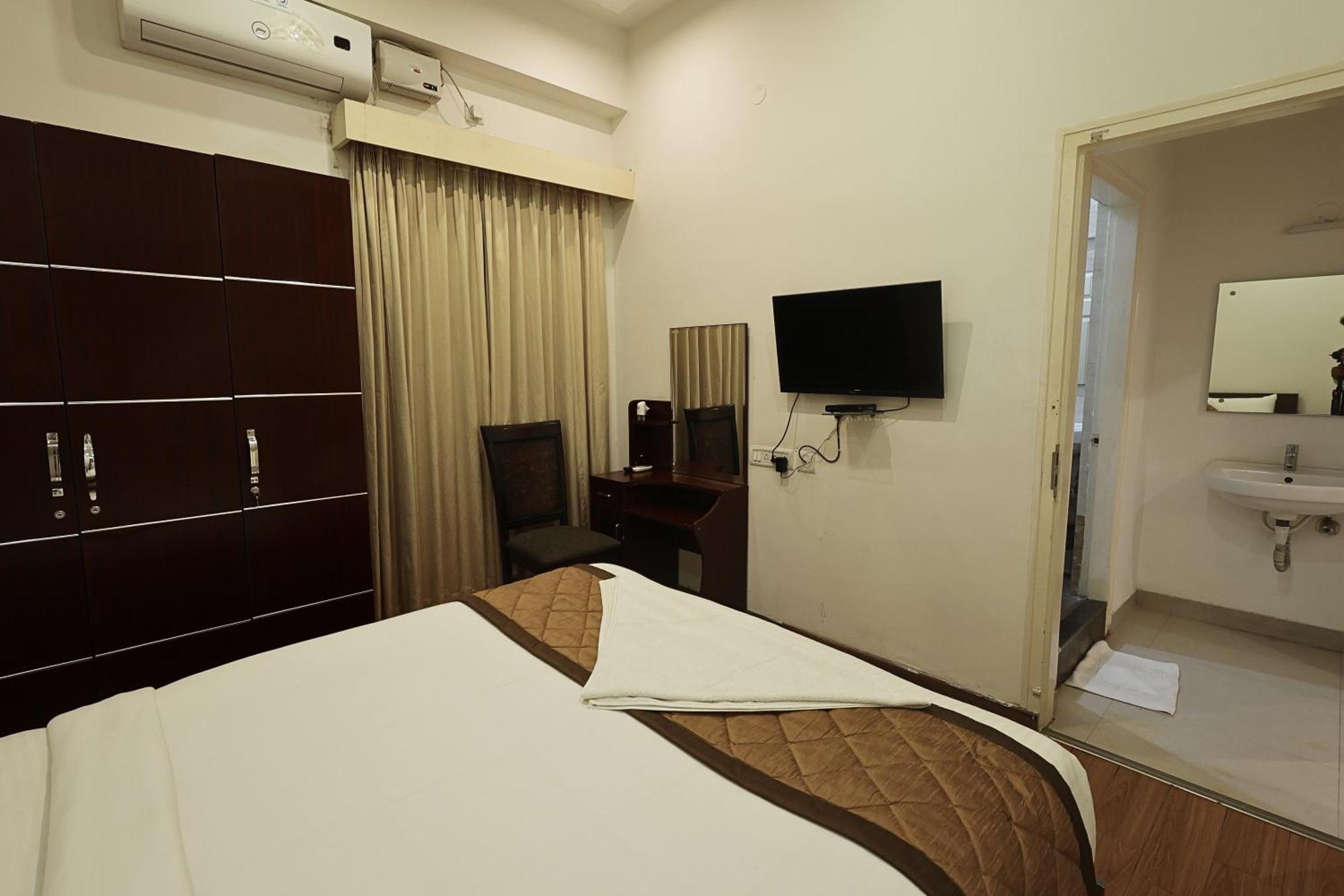 Arcade Inn Suites Bangalore Buitenkant foto